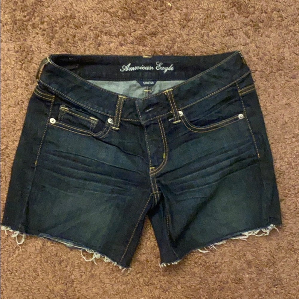 American Eagle Mid Rise Stretch Shorts Size 6